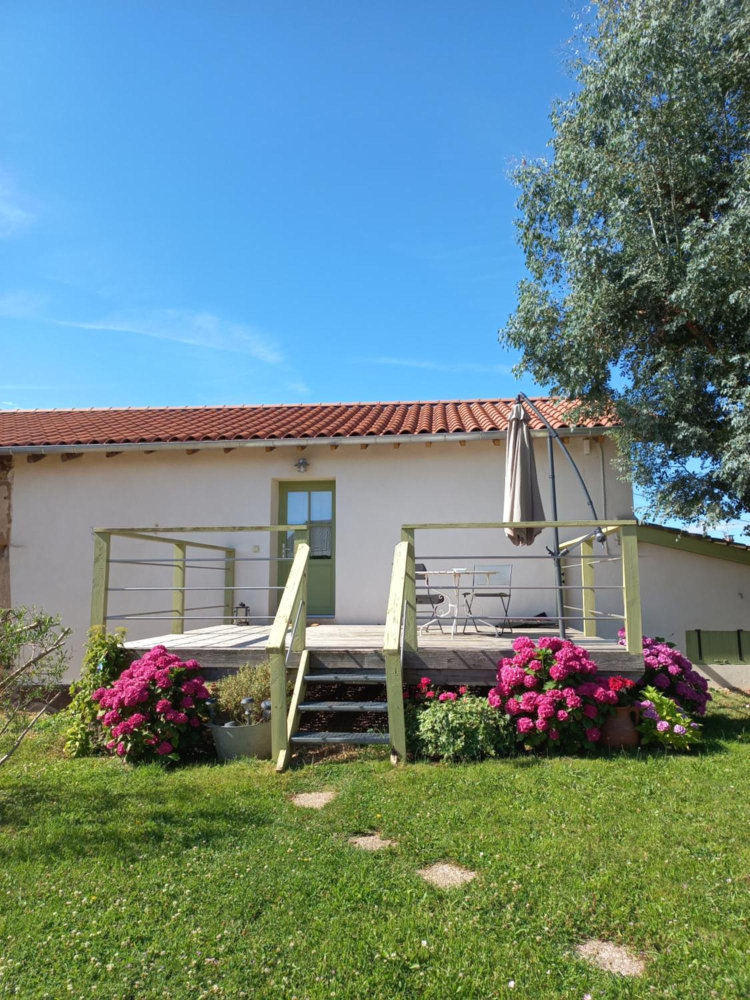 Bed and Breakfast Les Glycines - Domaine Gilles Coperet Régnié Exterior foto